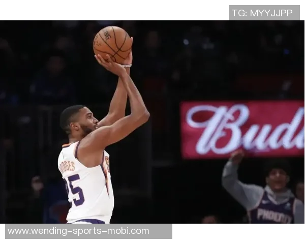 巴特勒盛赞库里：将球交给他后果然奇迹频现